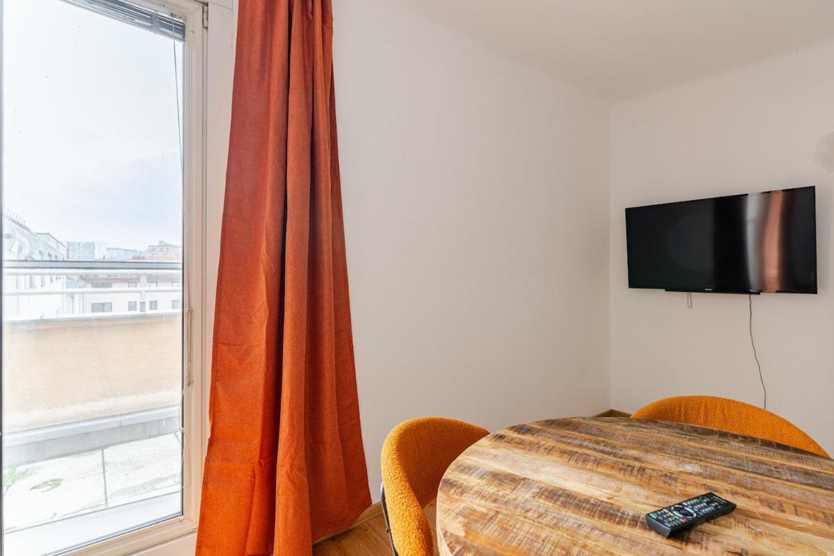 10 Minutes To City Centre And Next To Wien Hbf And Easy From Airport Exterior photo